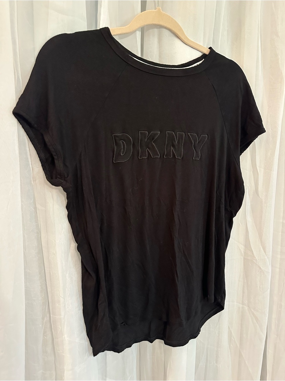 DKNY Women's Black Logo Tee short sleeve crew neck